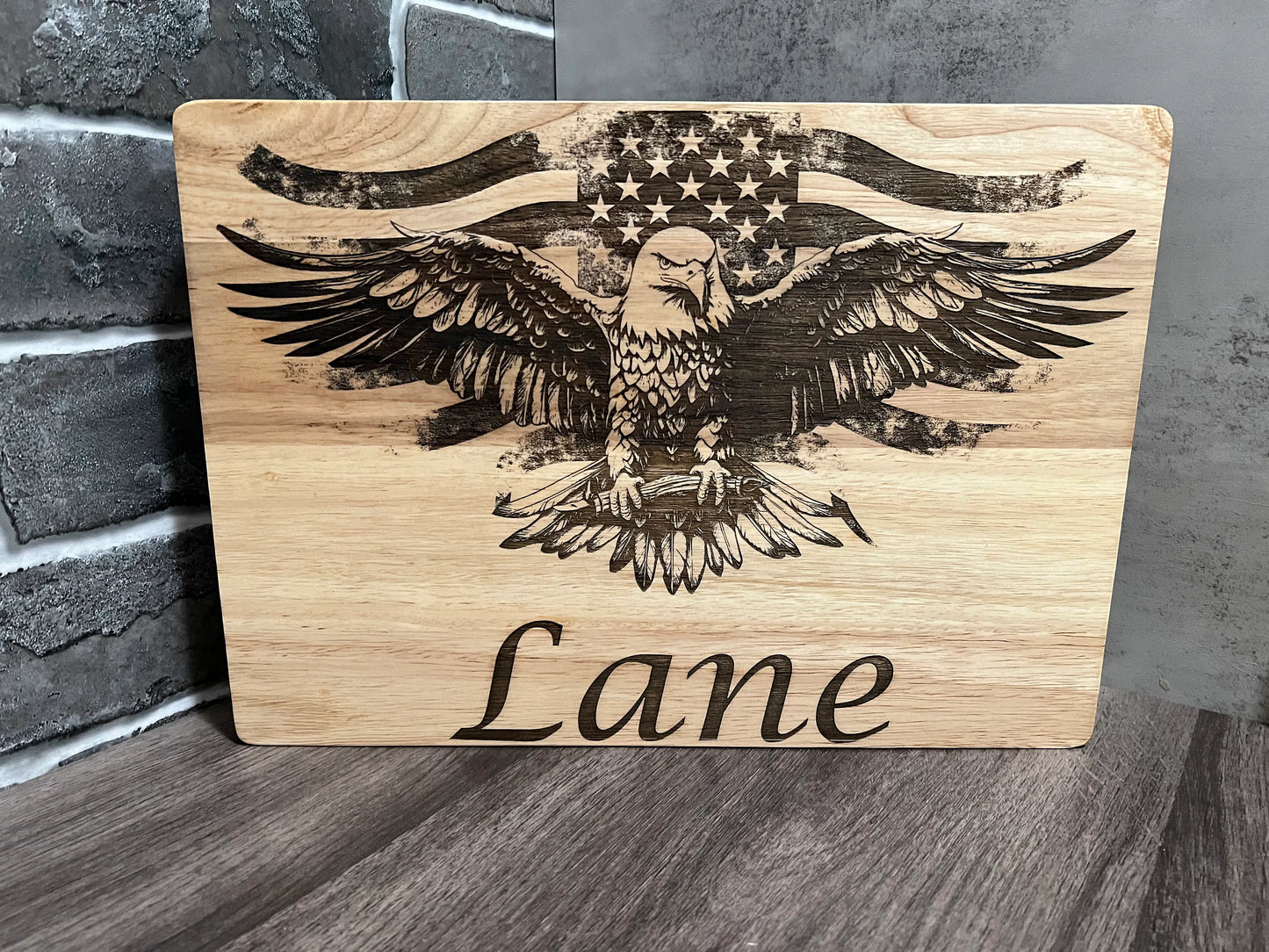 Tabla de cortar Águila personalizada con bandera americana